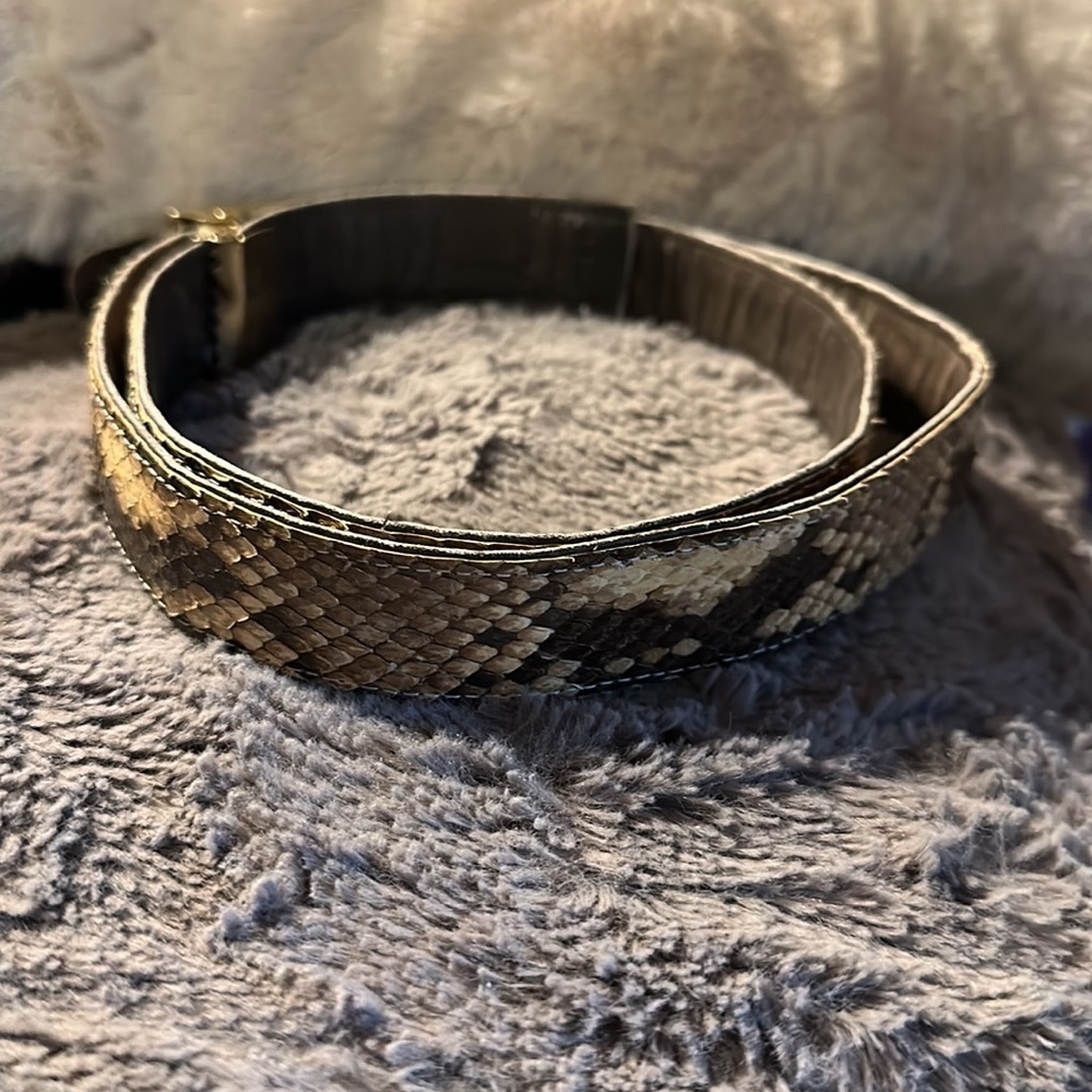 L.F.B. DIAMOND Genuine Snakeskin Beige Belt Pat.no.521596
Condition good - Picture 2 of 7